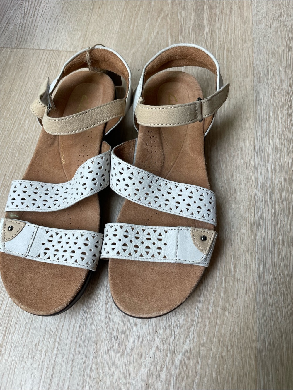 Women's Clarks White and Tan Comfort Leather Sandals